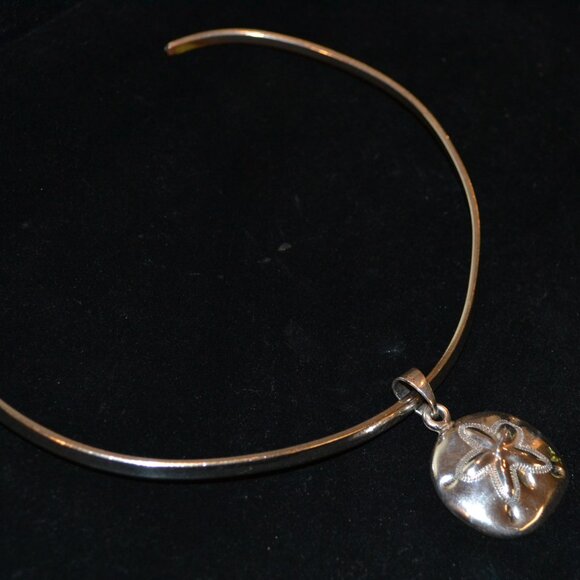 Silver Sand Dollar Pendant - Picture 4 of 4